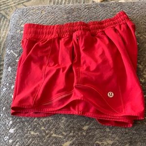 Red lululemon hotty hot 4” size 6